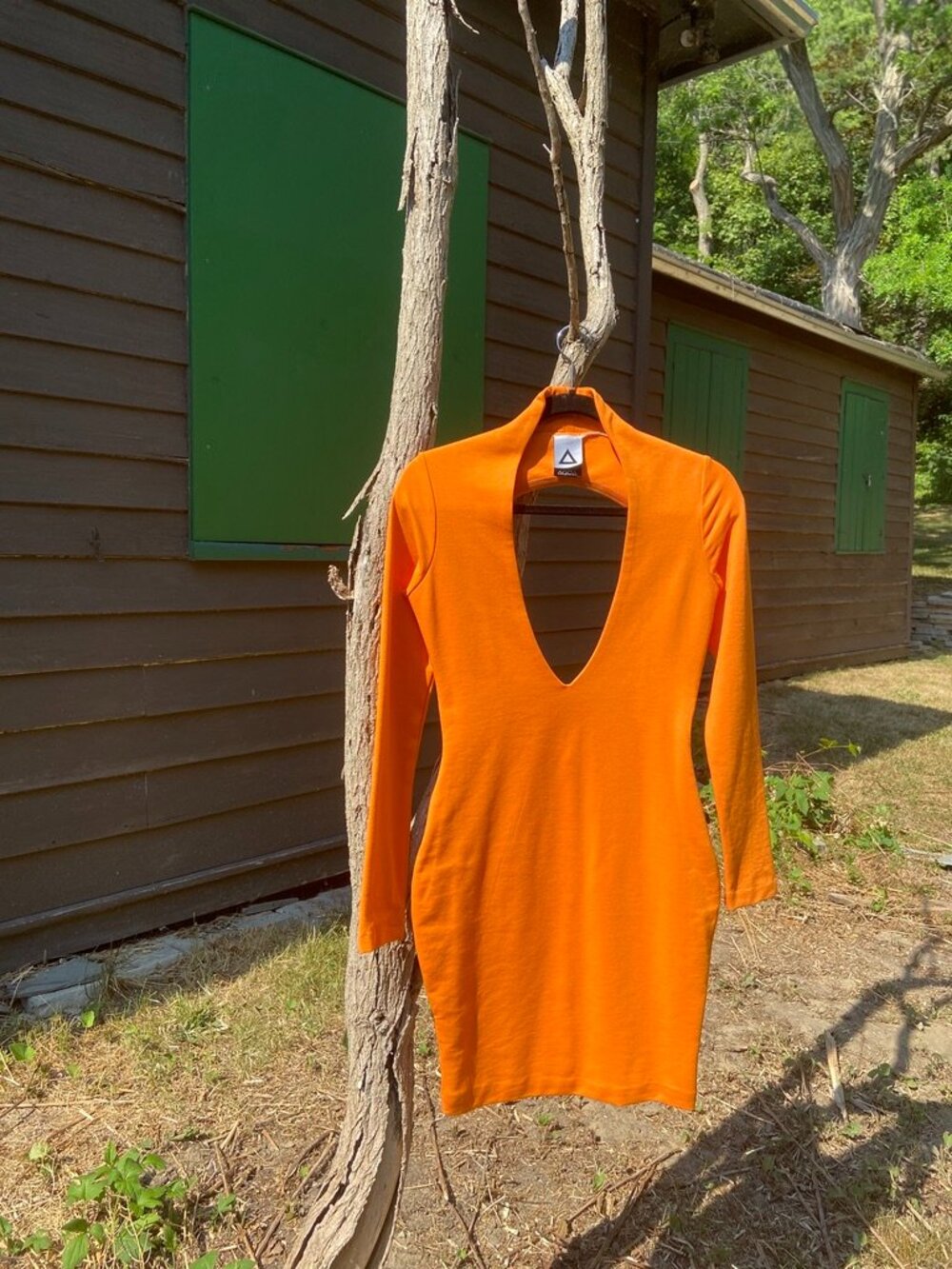 AQ/AQ ORANGE LONG SLEEVE DEEP V NECK MINI DRESS SIZE US 2 UK 6